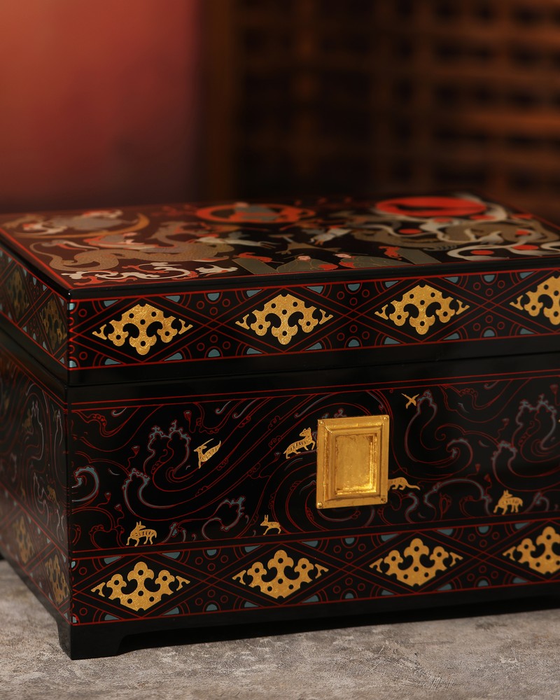 Mawangdui Legacy Lacquer Urn — layered red and gold cloud ornament over a deep lacquer ground