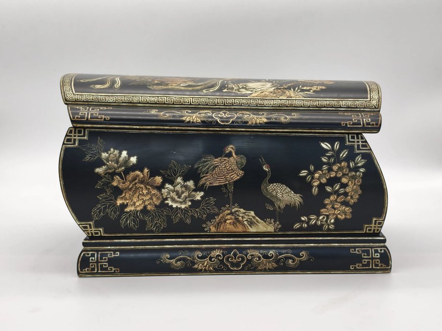 Vermilion Crane Lacquer Urn — handcrafted Chinese lacquer cremation urn, Eternal Collection, reference EC-004
