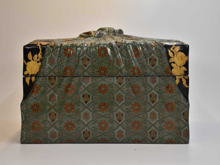 Brocade-Form Lacquer Urn — handcrafted Chinese lacquer cremation urn, Heritage Collection, reference HC-009
